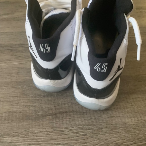 Female sneakers and boots - Picture 10 of 14